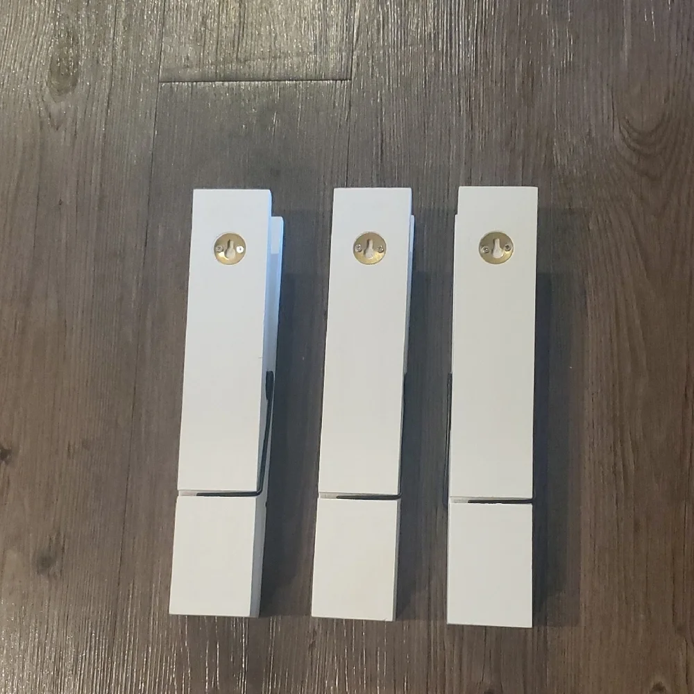 Black and White Clothes Pins Decor